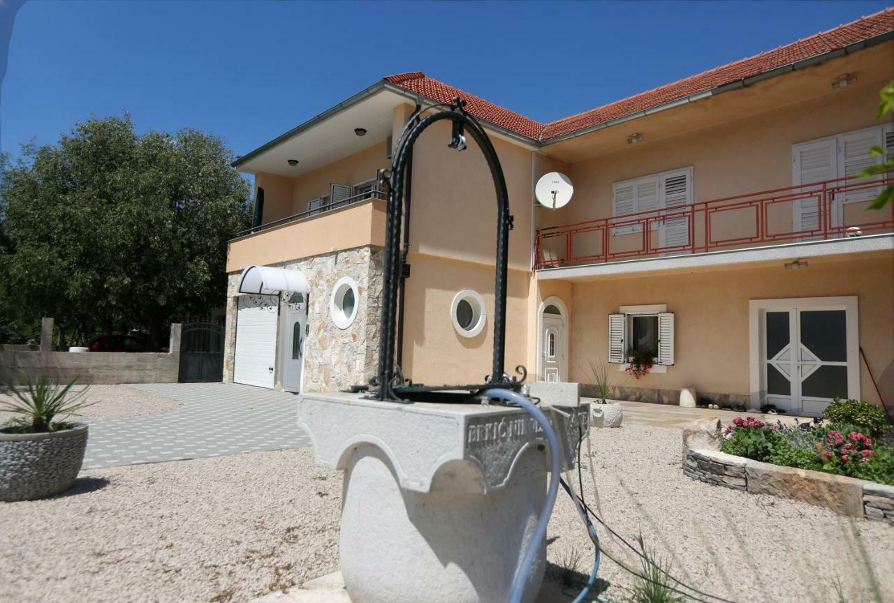 Apartman Delux Brkić Daire Lozovac Dış mekan fotoğraf
