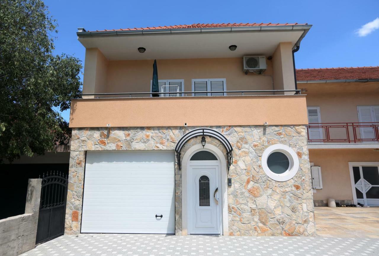 Apartman Delux Brkić Daire Lozovac Dış mekan fotoğraf